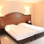 Отель Burghotel 3*