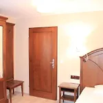 Burghotel Hotel 3*