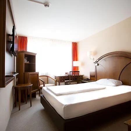 Burghotel Hotel 3*