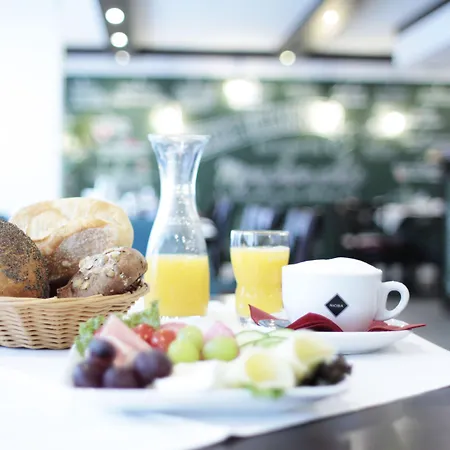 Отель Burghotel 3*