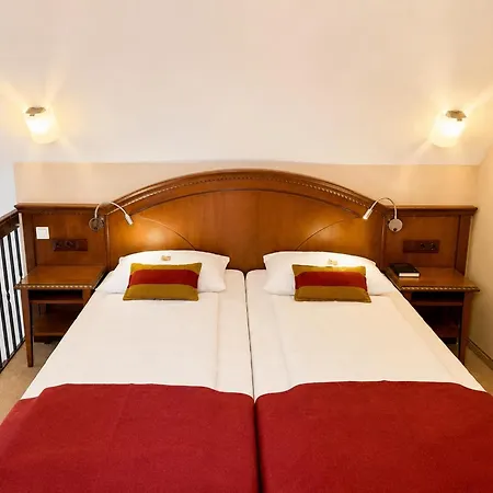 Отель Burghotel 3*