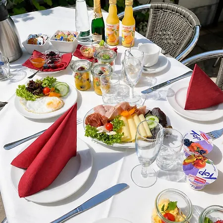 Burghotel Отель
