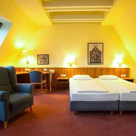 Burghotel Hotel 3*